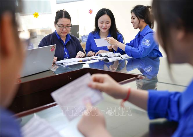 Nhà trường đã rà soát, lập danh sách cụ thể cho từng nhóm cử tri để đảm bảo việc phát thẻ và bỏ phiếu đúng quy định. Ảnh: Thanh Tùng - TTXVN