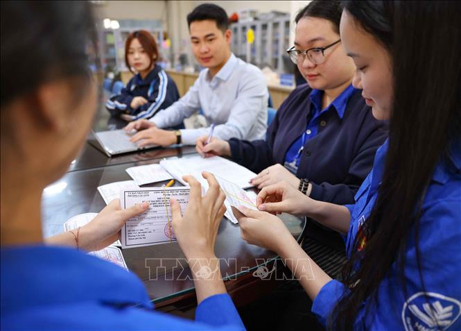 Nhà trường đã rà soát, lập danh sách cụ thể cho từng nhóm cử tri để đảm bảo việc phát thẻ và bỏ phiếu đúng quy định. Ảnh: Thanh Tùng - TTXVN