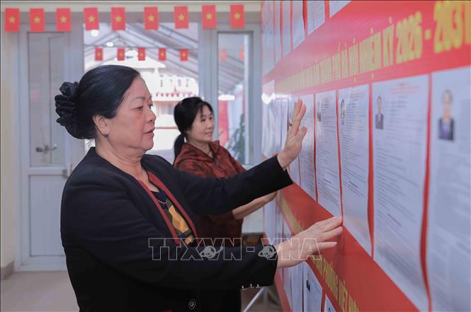 Các điểm bỏ phiếu tại phường Việt Hưng, TP Hà Nội cơ bản đã hoàn tất công tác chuẩn bị, sẵn sàng phục vụ ngày bầu cử. Ảnh: Phan Phương – TTXVN