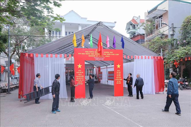 Các điểm bỏ phiếu tại phường Việt Hưng, TP Hà Nội cơ bản đã hoàn tất công tác chuẩn bị, sẵn sàng phục vụ ngày bầu cử. Ảnh: Phan Phương – TTXVN