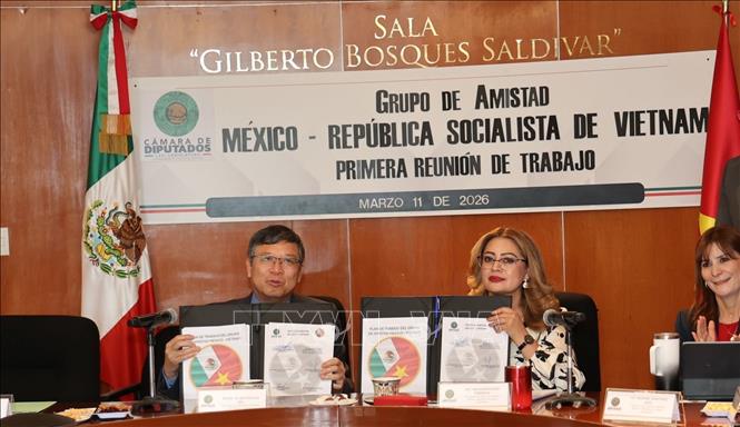 Lễ ký kết chương trình nghị sự hợp tác nghị viện Việt Nam - Mexico. Ảnh: Phi Hùng - PV TTXVN tại Mexico