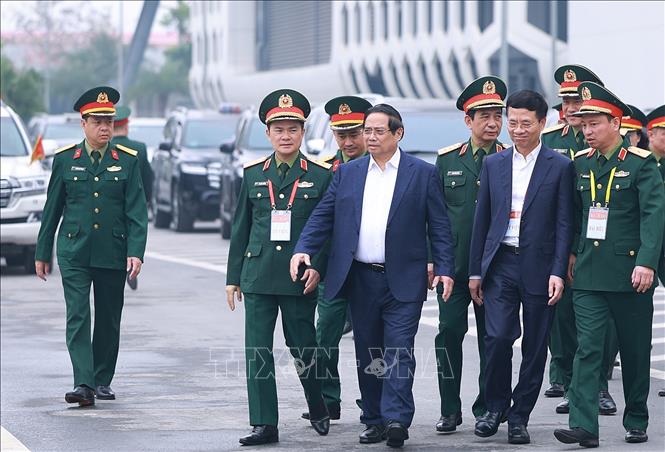 Thủ tướng Phạm Minh Chính làm việc với Bộ Quốc phòng về phát triển công nghiệp quốc phòng công nghệ cao. Ảnh: Dương Giang-TTXVN
