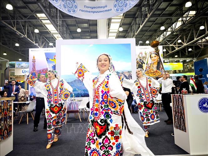 Biểu diễn nghệ thuật tại MITT-2026. Ảnh: Tâm Hằng - PV TTXVN tại LB Nga