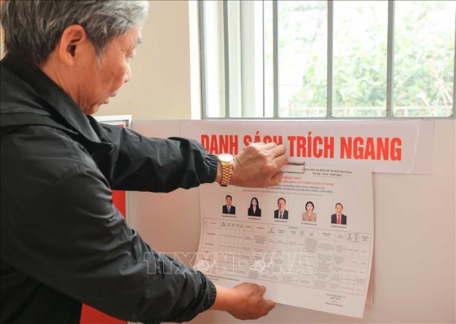 Công tác chuẩn bị cơ sở vật chất tại xã Ô Diên về cơ bản đã hoàn thành, sẵn sàng cho ngày hội lớn của dân tộc. Ảnh: Hoàng Hiếu - TTXVN