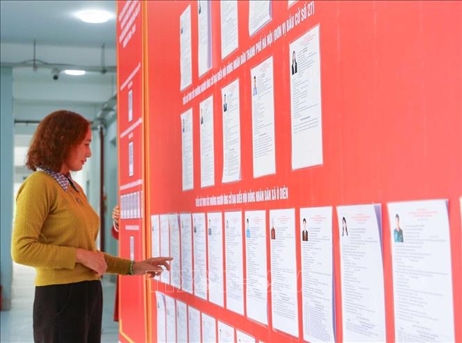 Công tác chuẩn bị cơ sở vật chất, địa điểm, khu vực bỏ phiếu, hòm phiếu, phiếu bầu, phương tiện và các điều kiện phục vụ bầu cử tại xã Ô Diên đã cơ bản hoàn tất. Ảnh: Lan Anh - TTXVN phát