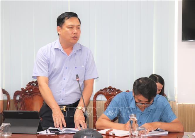 Ông Nguyễn Văn Đời, Giám đốc Văn phòng Đăng ký đất đai thành phố Cần Thơ, thông tin về công tác kiểm kê, thống kê đất đai trên địa bàn thành phố Cần Thơ. Ảnh: Thu Hiền - TTXVN