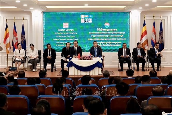 Quang cảnh lễ khởi động chiến dịch chống tin giả, thông tin sai lệch cho nhà báo giai đoạn 2 theo khuôn khổ Hợp tác Mekong-Lan Thương (MLC). Ảnh: Quang Anh - PV TTXVN tại Campuchia.