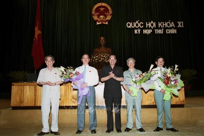 Ngày 26/6/2006, tại Kỳ họp thứ 9, Quốc hội khóa XI đồng chí Nguyễn Phú Trọng được bầu làm Chủ tịch Quốc hội. Ảnh: TTXVN