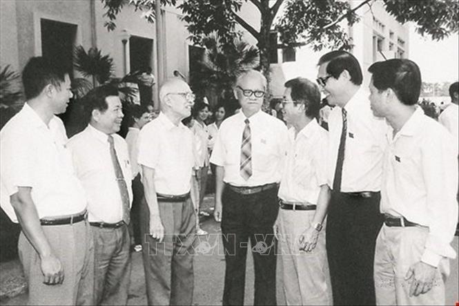 Đại biểu Quốc hội là trí thức dự Kỳ họp thứ nhất, Quốc hội khóa IX, tháng 9/1992. Ảnh: TTXVN