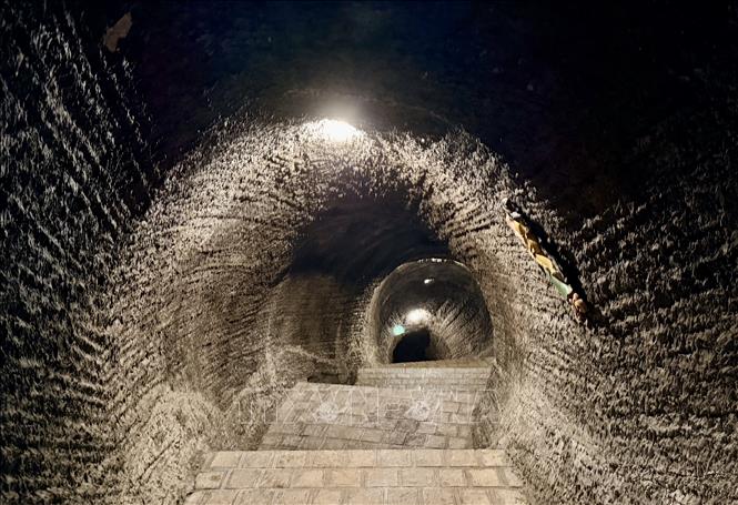The cave system under Hang Pagoda. VNA Photo: Thanh Sang
