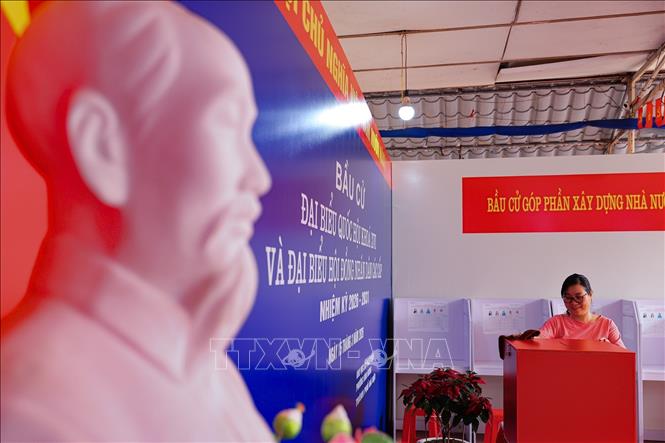 Công tác chuẩn bị tại các điểm bỏ phiếu đã hoàn tất, sẵn sàng phục vụ ngày bầu cử. Ảnh: Phạm Tuấn Anh - TTXVN