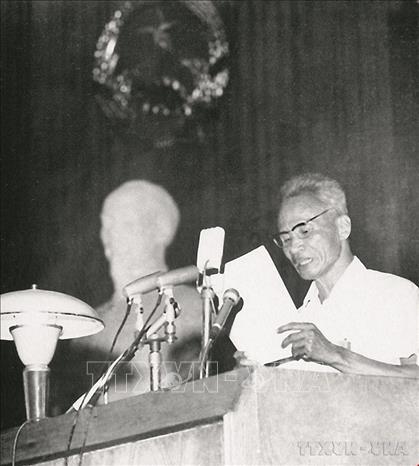 Thủ tướng Phạm Văn Đồng báo cáo Quốc hội khóa IV về tình hình đấu tranh quân sự và ngoại giao, tại kỳ họp thứ 3, tháng 2/1973. Ảnh: TTXVN