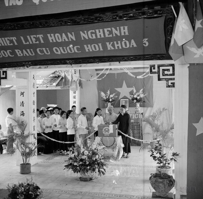 Quốc hội khóa III (1964-1971) là Quốc hội của thời kỳ đất nước thực hiện cả hai chiến lược cách mạng, thời kỳ chống Mỹ cứu nước 