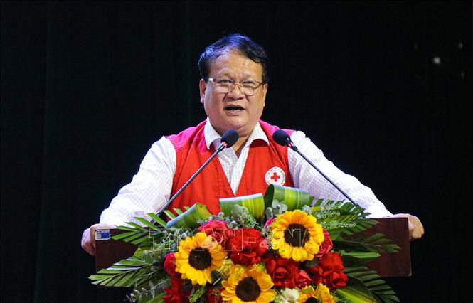 Chủ tịch Hội Chữ thập đỏ tỉnh Điện Biên Đặng Xuân Vịnh phát biểu tại Chương trình. Ảnh: Phan Quân - TTXVN