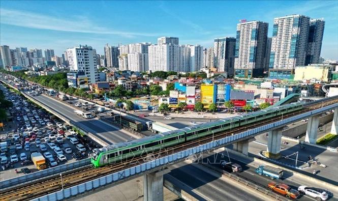 Nhiếp ảnh Việt Nam tạo ra nhiều tác phẩm góp phần tích cực trong việc thực hiện thành công sự nghiệp công nghiệp hóa, hiện đại hóa đất nước. Trong ảnh: Tuyến đường sắt đô thị Cát Linh - Hà Đông. Ảnh: Tuấn Anh - TTXVN