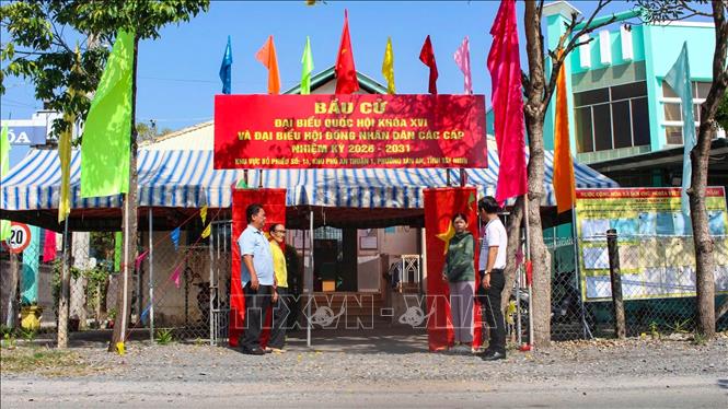 Tại phường Tân An (Tây Ninh), danh sách 25.112 cử tri đã được lập và niêm yết công khai tại 18 khu vực bỏ phiếu trên địa bàn. Ảnh: Thanh Tân - TTXVN