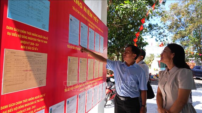 Các địa phương trong tỉnh Tây Ninh đã hoàn tất việc rà soát danh sách và in khoảng 2,4 triệu thẻ cử tri. Ảnh: Thanh Tân - TTXVN