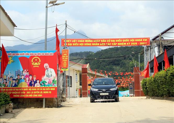 Không khí Ngày hội bầu cử tại xã biên giới Mẫu Sơn, tỉnh Lạng Sơn. Ảnh: Văn Đạt - TTXVN