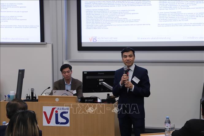 Giáo sư, Tiến sỹ Nguyễn Xuân Huấn, Chủ tịch VIS, phát biểu tại hội thảo. Ảnh: Phong Hà - PV TTXVN tại Anh