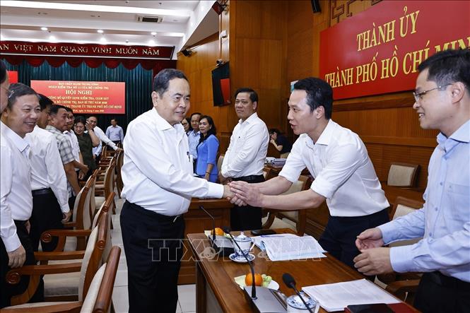 Chủ tịch Quốc hội Trần Thanh Mẫn với đại biểu dự hội nghị. Ảnh: Doãn Tấn - TTXVN