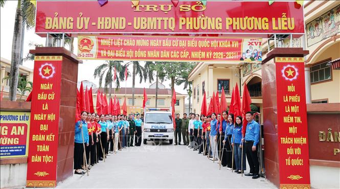 Các lực lượng phường Phương Liễu, tỉnh Bắc Ninh ra quân tuyên truyền lưu động về cuộc bầu cử. Ảnh: Thanh Thương- TTXVN