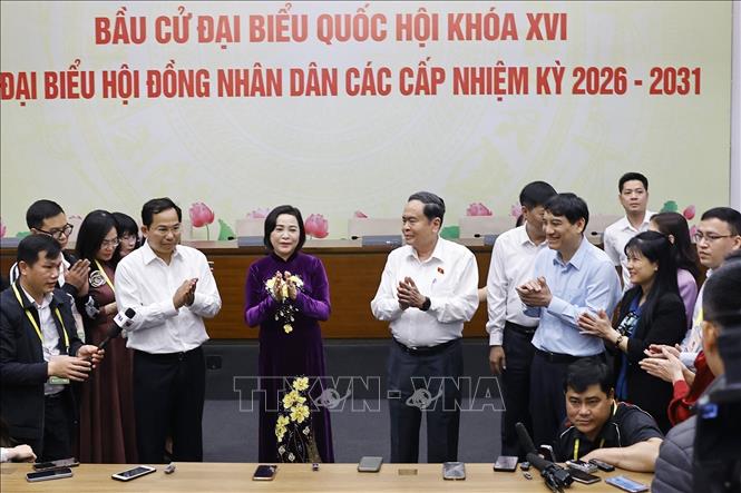 Chủ tịch Quốc hội Trần Thanh Mẫn thăm và phát biểu tại Trung tâm báo chí (Nhà Quốc hội, Hà Nội). Ảnh: Doãn Tấn - TTXVN