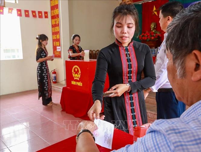 Sự kiện không chỉ thể hiện tinh thần trách nhiệm công dân mà còn cho thấy niềm tin, sự phấn khởi của đồng bào các dân tộc đối với ngày hội lớn của đất nước. Ảnh: Khánh Hoà - TTXVN