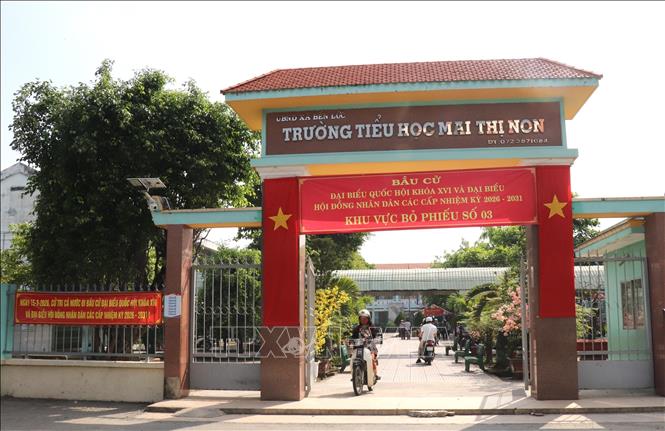 Khu vực bỏ phiếu số 3, xã Bến Lức, tỉnh Tây Ninh. Ảnh: Đức Hạnh - TTXVN