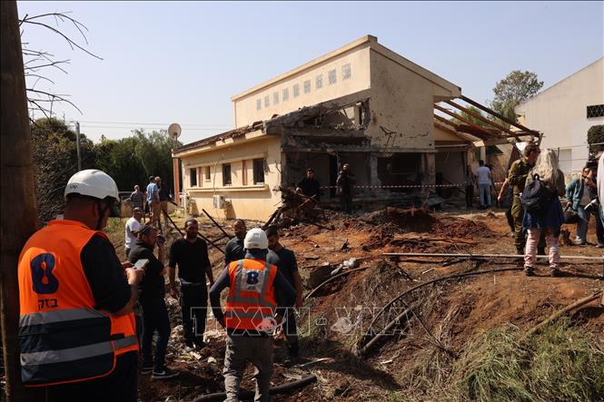 Ngôi nhà bị phá hủy do tên lửa tại Haniel, Israel. Ảnh: THX/TTXVN