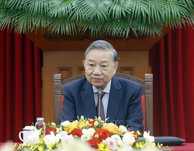 Party General Secretary To Lam receives in Hanoi on March 16 China's Minister of Foreign Affairs Wang Yi, Minister of National Defence Dong Jun, and Minister of Public Security Wang Xiaohong. VNA Photo: Thống Nhất
