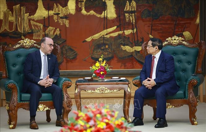 Thủ tướng Phạm Minh Chính tiếp ông Khalid Ali Abdullah Abel, Đại sứ đặc mệnh toàn quyền Nhà nước Qatar tại Việt Nam. Ảnh: Dương Giang-TTXVN