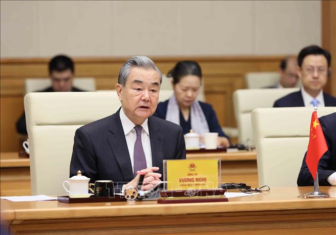 Chinese Minister of Foreign Affairs Wang Yi speaks at the meeting. VNA Photo: An Đăng 