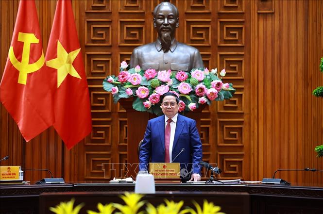 Thủ tướng Phạm Minh Chính chủ trì họp Tổ công tác bảo đảm an ninh năng lượng trước diễn biến phức tạp của cuộc xung đột quân sự tại Trung Đông. Ảnh: Dương Giang-TTXVN 
