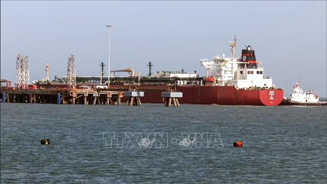 Tàu chở khí hóa lỏng Shivalik cập cảng Mundra, Ấn Độ sau khi di chuyển qua eo biển Hormuz ngày 16/3/2026. Ảnh: ANI/TTXVN