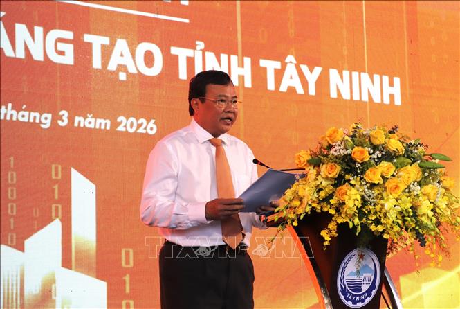 Chủ tịch UBND tỉnh Tây Ninh Lê Văn Hẳn phát biểu tại lễ khánh thành Trung tâm Đổi mới sáng tạo tỉnh. Ảnh: Đức Hạnh - TTXVN