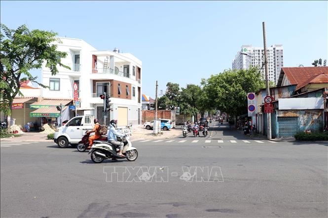 Khu vực cuối đường Nguyễn Khoái tại phường Vĩnh Hội (Quận 4 cũ), sẽ có các nhánh cầu vượt rạch Bến Nghé qua phường Cầu Ông Lãnh (Quận 1 cũ). Ảnh: Tiến Lực - TTXVN