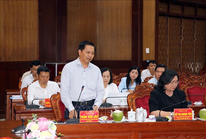 Ủy viên Trung ương Đảng, Bí thư Tỉnh ủy Vĩnh Long Trần Văn Lâu phát biểu tại buổi giám sát. Ảnh: Phạm Minh Tuấn-TTXVN.