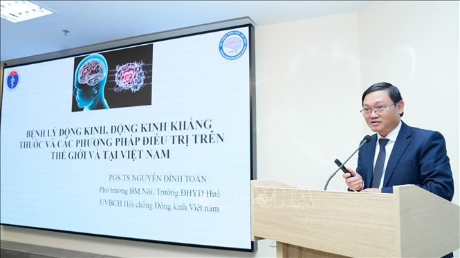 Tập huấn các kiến thức bệnh lý động kinh và phương pháp điều trị. Ảnh: Mai Trang - TTXVN 