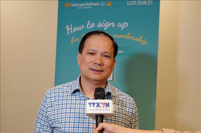 Ông Nguyễn Hữu Tùng - Trưởng đại diện Vietnam Airlines tại Australia chia sẻ với phóng viên TTXVN về kế hoạch của Vietnam Airlines. Ảnh: Trung Trang - PV TTXVN tại Australia