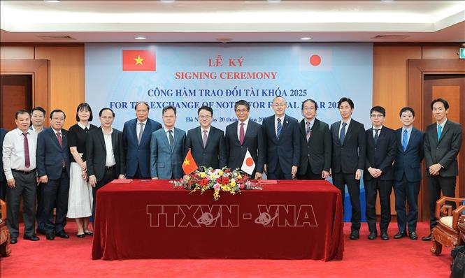 Các đại biểu tham dự Lễ ký. Ảnh: Lê Đông - TTXVN