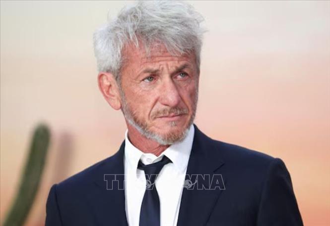 Ngày 15/3/2026, Lễ trao Giải thưởng điện ảnh danh giá thế giới Oscar lần thứ 98 vừa khép lại tại nhà hát Dolby ở Los Angeles (Mỹ) với chiến thắng vang dội thuộc về bộ phim “One Battle After Another” (giành 6 tượng vàng Oscar). Gặt hái thành công không kém là phim “Sinners” với 4 tượng vàng, trong đó có giải Kịch bản gốc xuất sắc nhất cho tác giả Ryan Coogler và giải Nam diễn viên chính xuất sắc nhất cho Michael B. Jordan. Ảnh: Sean Penn giành Nam diễn viên phụ xuất sắc nhất với vai diễn trong phim 