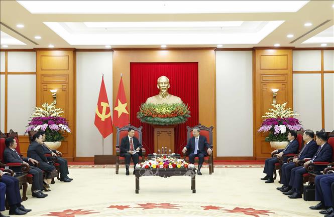 Tổng Bí thư Tô Lâm tiếp đồng chí Thượng tướng Vanthong Kongmany, Bí thư Trung ương Đảng, Bộ trưởng Bộ Công an Lào. Ảnh: Thống Nhất – TTXVN