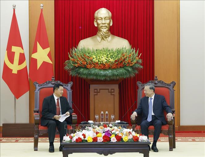 Tổng Bí thư Tô Lâm tiếp đồng chí Thượng tướng Vanthong Kongmany, Bí thư Trung ương Đảng, Bộ trưởng Bộ Công an Lào. Ảnh: Thống Nhất – TTXVN