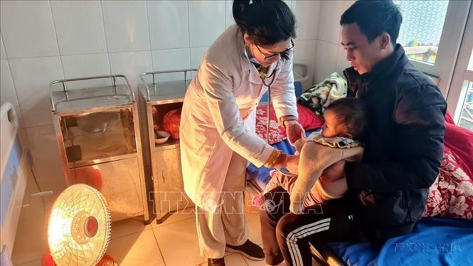Bệnh nhân điều trị nội trú tại Bệnh viện đa khoa thị xã Sa Pa (Lào Cai) được đảm bảo đủ ấm khi nhiệt độ tiếp tục giảm sâu. Ảnh: Hương Thu – TTXVN