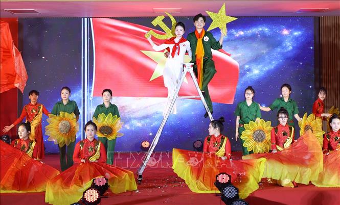 Học sinh thể hiện phần thi tài năng mang lại nhiều bất ngờ trong Hội thi 