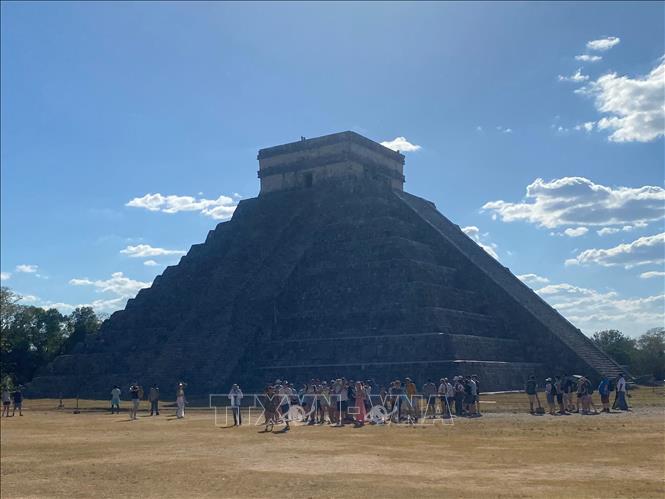 Đền El Castillo tại Khu di tích Chichén Itzá– một trong những địa điểm diễn ra lễ giới thiệu cúp vàng FIFA World Cup 2026. Ảnh: Phương Lan- PVTTXVN tại Mexico 