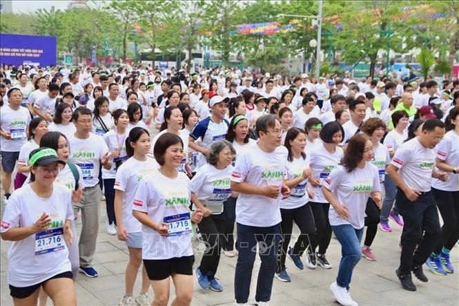 Các VĐV trên đường chạy. Ảnh. Lan Anh/TTXVN phát
