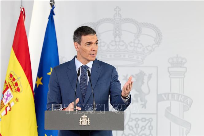 Thủ tướng Tây Ban Nha Pedro Sanchez phát biểu tại cuộc họp báo ở Madrid ngày 20/3/2026. Ảnh: THX/TTXVN