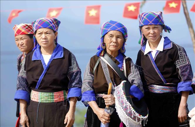 Phụ nữ dân tộc Mông tham dự Ngày hội hoa sơn tra xã Ngọc Chiến (Sơn La) năm 2026. Ảnh: Quang Quyết - TTXVN