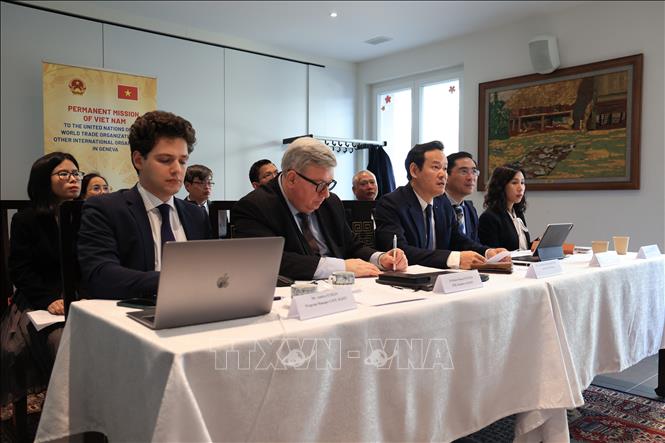 Các đại biểu tham dự hội thảo tại Phái đoàn thường trực Việt Nam tại Geneva. Ảnh: Ngọc Ánh - PV TTXVN tại Thụy Sĩ 